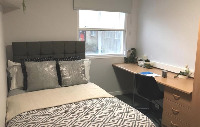 347 New Cross House, New Cross, London - Image 1